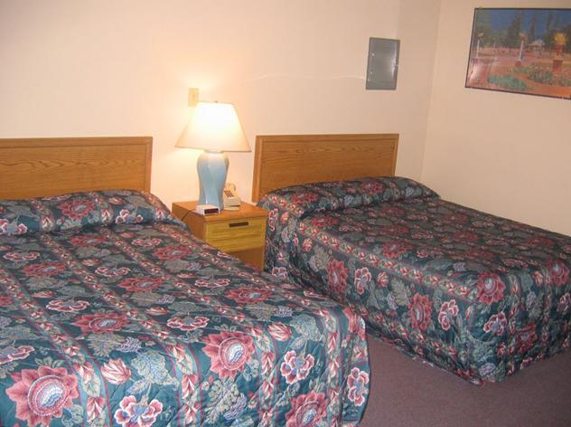 Knotty Pine Motel Salisbury Habitación foto