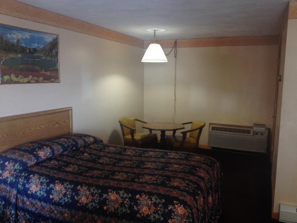 Knotty Pine Motel Salisbury Exterior foto